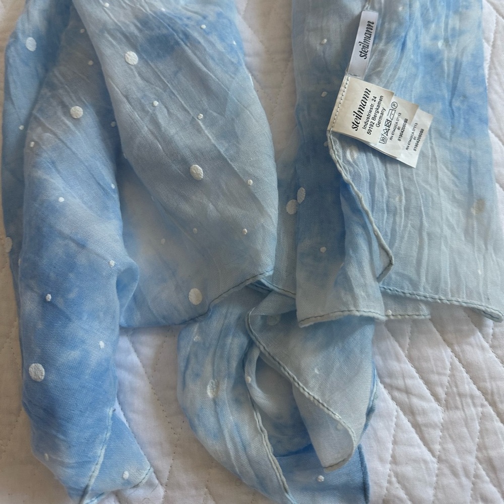 ***Blue scarf - Picture 2 of 13